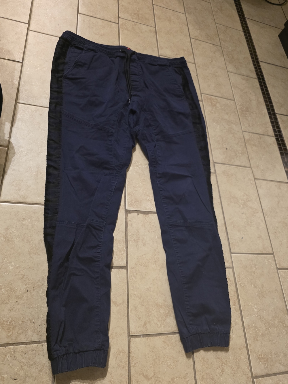 Guess Navy Blue and Black Men’s Jogger Sweatpants